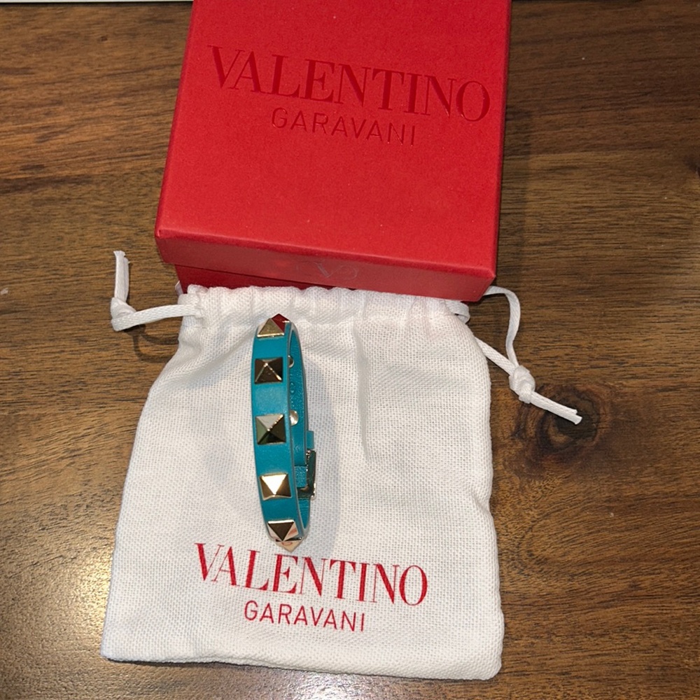 FULL INCLUSION: Valentino Garavani Leather Rockstud Bracelet